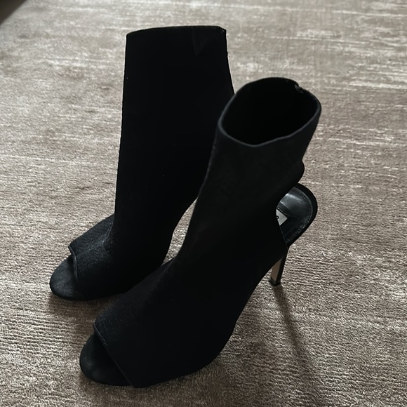 Black Heels - Picture 2 of 6